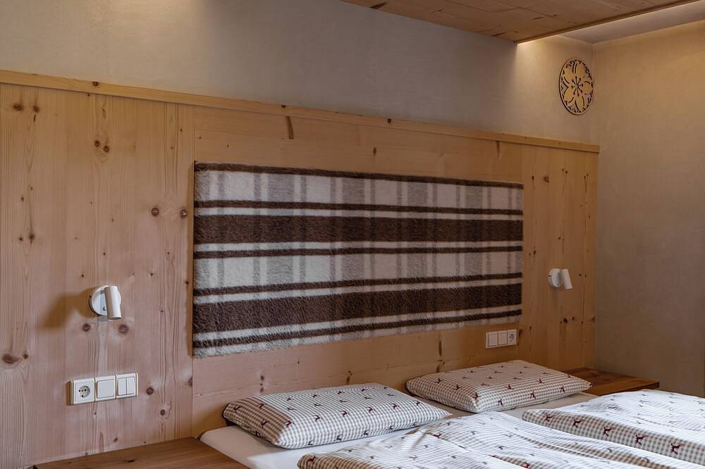 Appartamento intero, Ciasa Iachin · Charming Mountain Retreat with Private Sauna & Hot Tub in Longiaru, San Martino in Badia