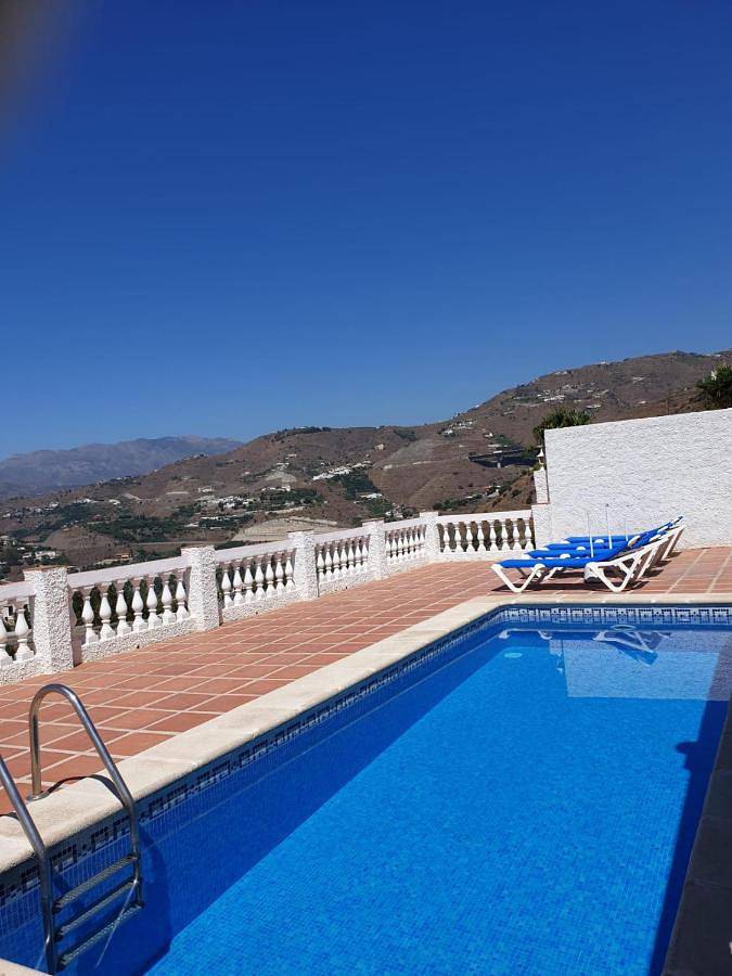 Chalet para 4 personas, con piscina además de vistas y terraza en Costa Tropical - 4