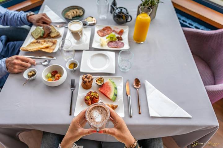 Hôtel pour 2 personnes, avec terrasse et vue, animaux acceptés dans Plage du Prieuré - 4