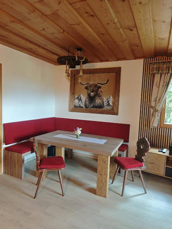 Ferienhaus für 5 Personen, mit Balkon und Terrasse sowie Garten und Ausblick