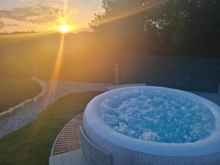 Casa rural con piscina para 10 personas, con piscina además de vistas y jardín, Se admiten mascotas en Salnés - 2