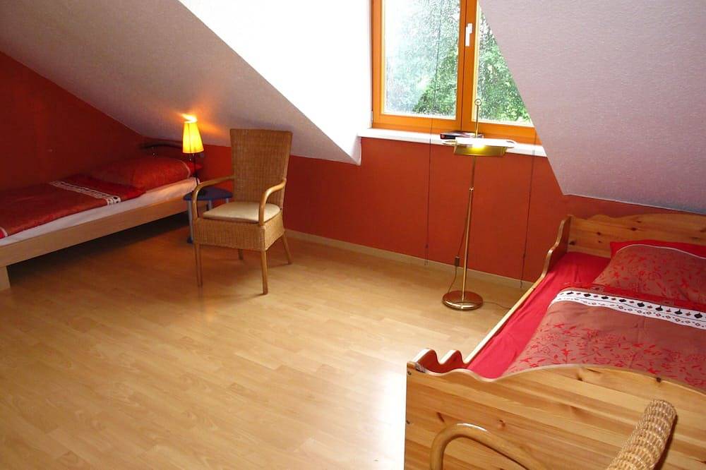 Ganze Wohnung, Messe und zentrumsnah trotzdem ländlich in Hildesheim, Landkreis Hildesheim