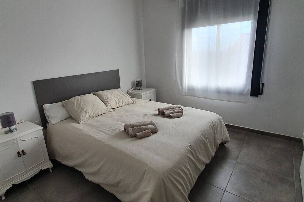 Town center house with private pool, wifi in Supermaresme, Caldes d'Estrac