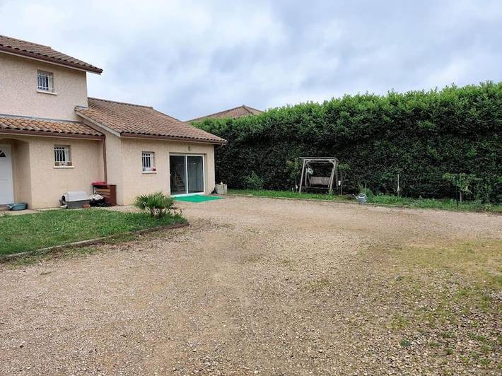 Gîte pour 6 personnes, avec jardin à Genas - 3