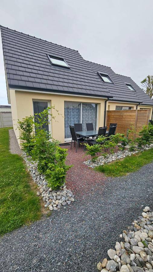 Location de vacances pour 4 personnes, avec jardin et jacuzzi dans Saint-Rémy-Boscrocourt - 3