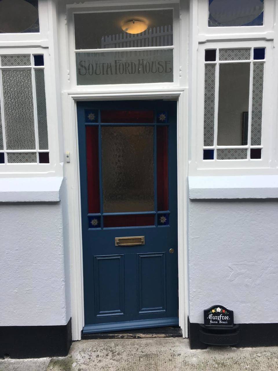 Southford House (Room Only) in Dartmouth, Devon