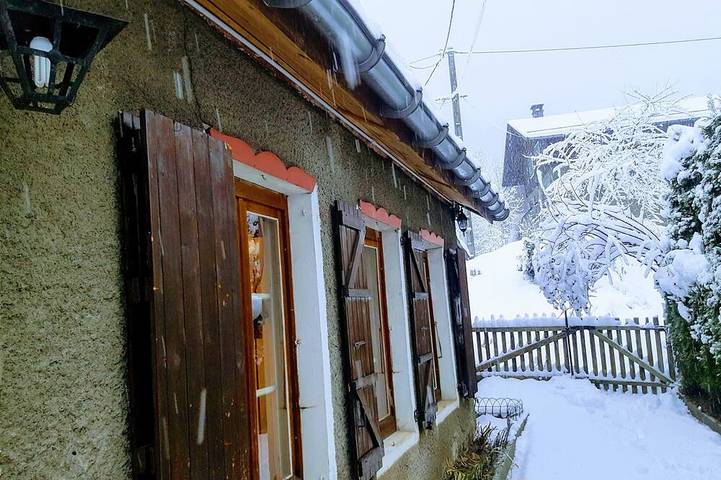 Ferienhaus für 6 Personen, mit Pool und Garten sowie Terrasse, mit Haustier