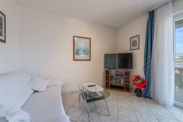 Ganze Wohnung, Ferienwohnung Buljan A2 mit Meerblick  in Mastrinka, Ciovo