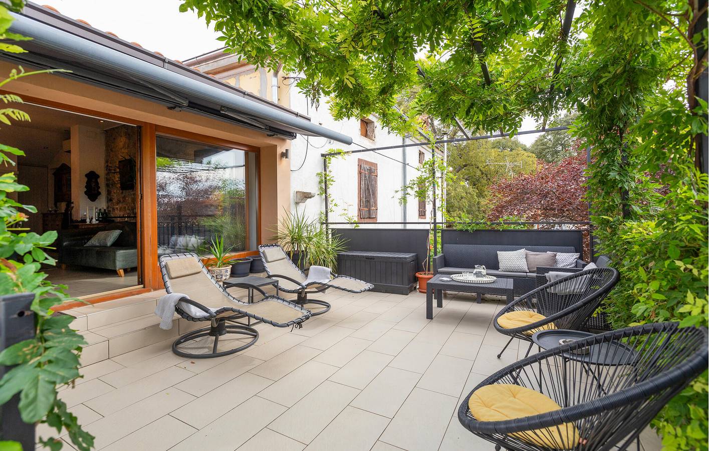 Ganze Ferienwohnung, Ferienwohnung für 4 Personen mit Terrasse in Ladrovići, Zbandaj