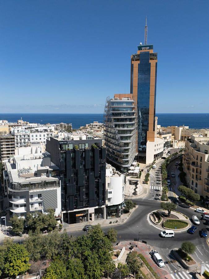 Holiday rental for 2 people, with terrace and pool as well as view in San Giljan