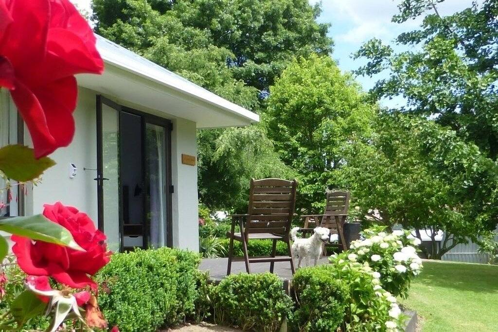 Geschmackvolles geräumiges privates Gartenquesthaus in Western Bay of Plenty District