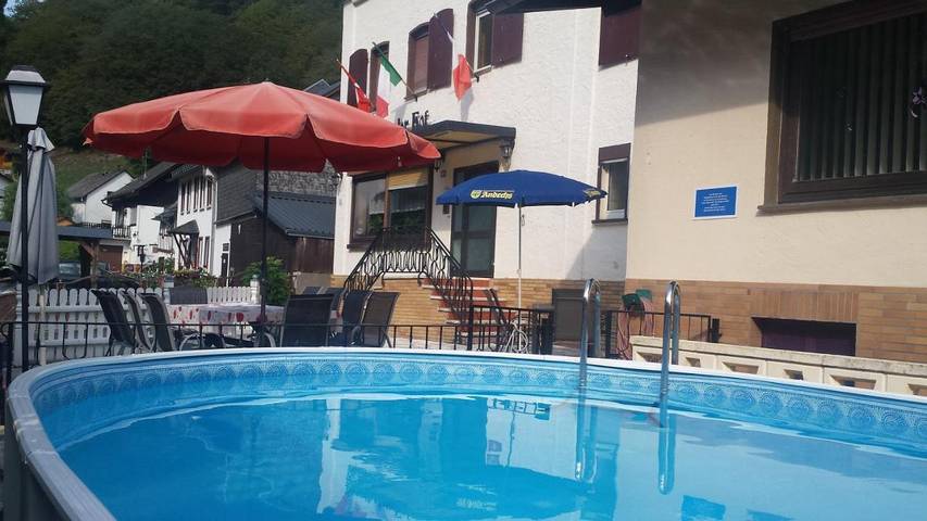 Ferienhaus für 21 Personen, mit Pool und Garten sowie Ausblick und Sauna, mit Haustier in Loreley - 2