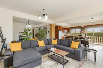 Villa for 8 People in Peyia, South Cyprus, Photo 3