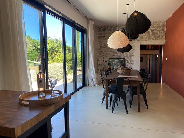 Gîte pour 8 personnes, avec terrasse ainsi que piscine et jardin à La Bâtie-Rolland - 3