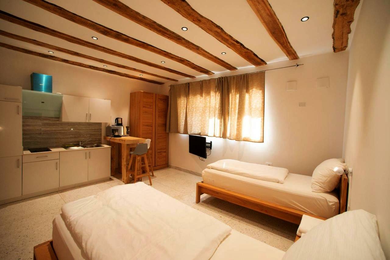 Double Room with Private External Bathroom in Europa-Neustift, Bozen