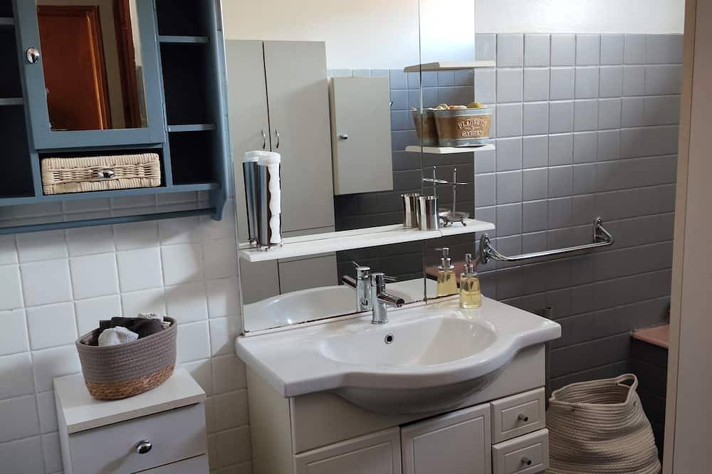 Apartamento entero, Quiet apartment at the foot of the Luberon in Mérindol, Parque natural regional del Luberon