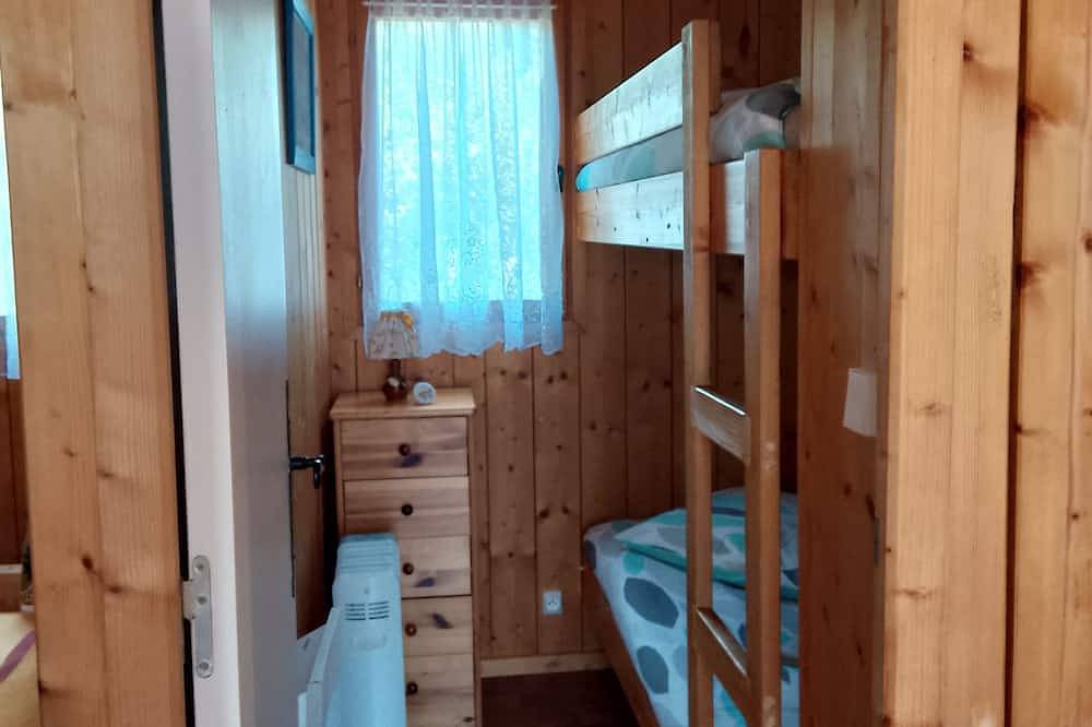 Chalet en los Pirineos orientales, equipado, cálido y rodeado de naturaleza. in Osséja, Región de Prades (Francia)