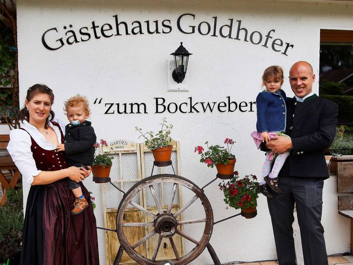 Zimmer für 4 Personen, mit Balkon/Terrasse und Terrasse sowie Garten am Tegernsee