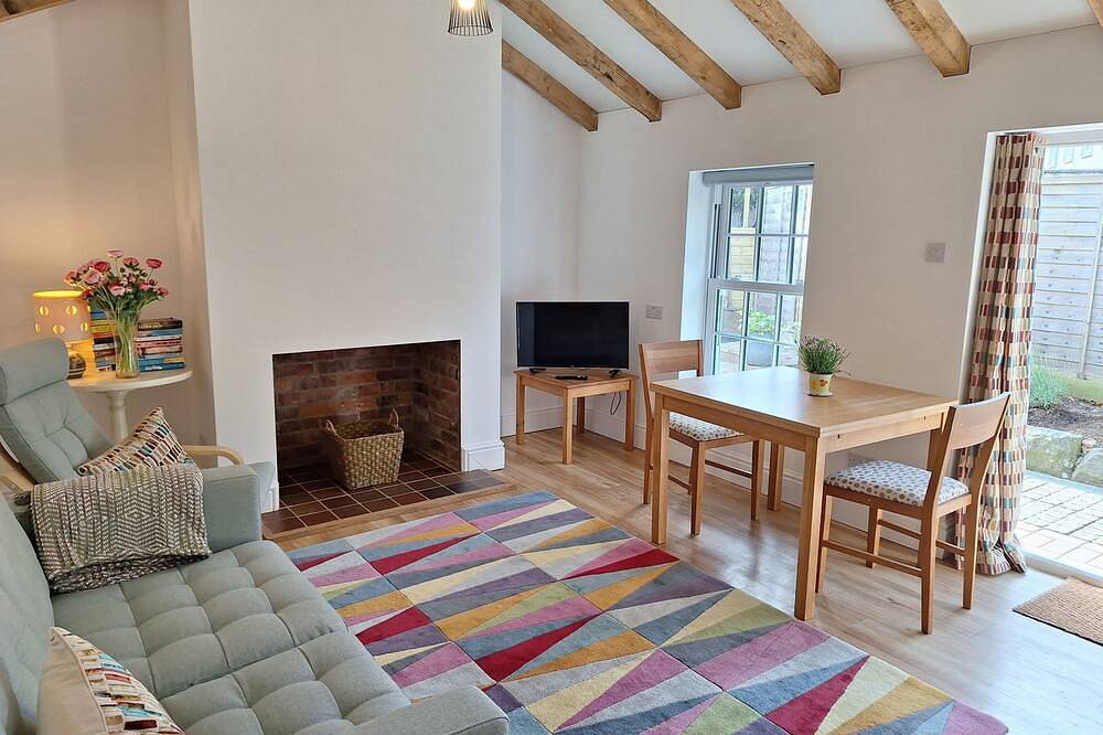 Cosy Garden Cottage, Combe Down | Free Parking in Bath, Bath & North East Somerset