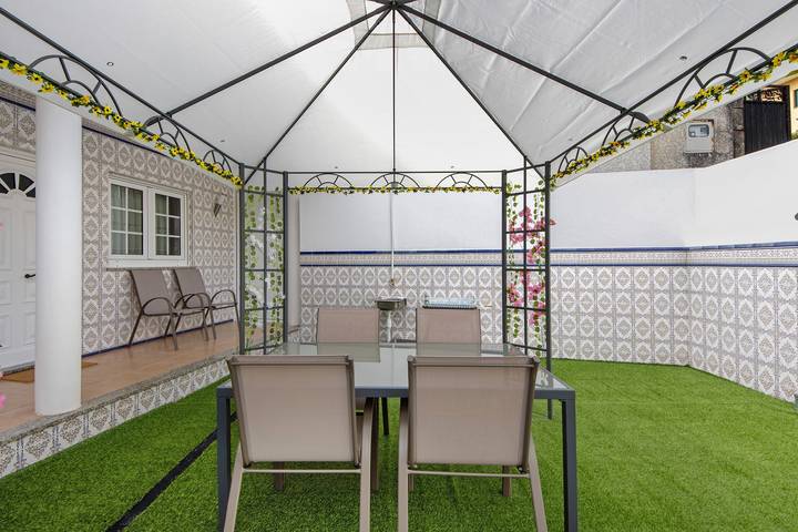 Villa 'Casa Cimo D'Aldeia' con vistas a la montaña, Wi-Fi y aire acondicionado in Vila Chã, Codal e Vila Cova de Perrinho, Distrito de Aveiro