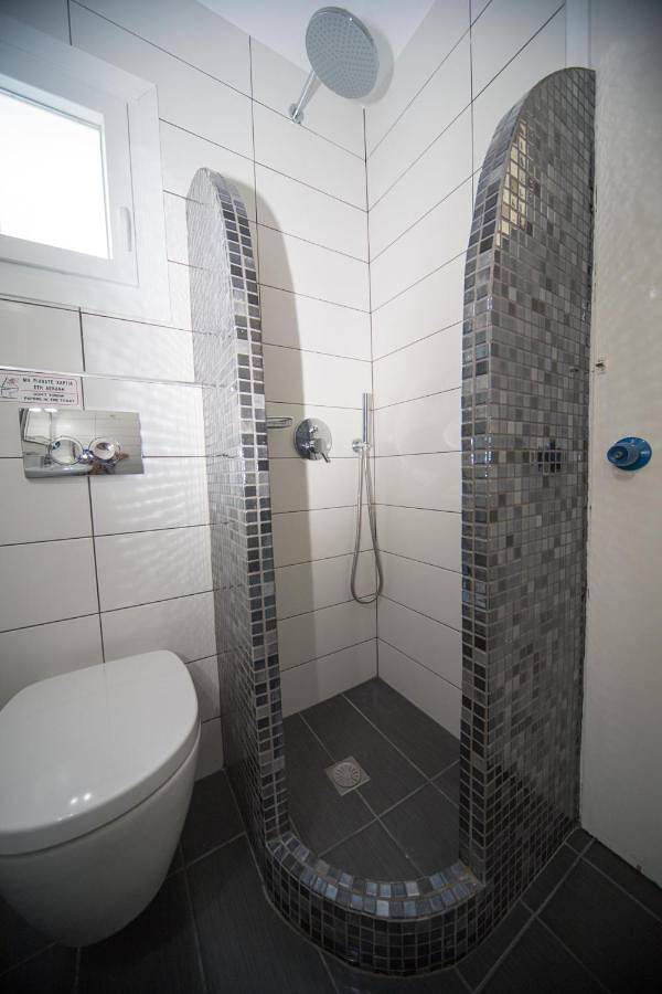 Maison d’hôte pour 2 personnes, avec jardin ainsi que vue et terrasse à Thera - 4