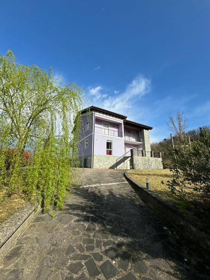 Appartement de vacances pour 4 personnes, avec jardin ainsi que piscine et vue