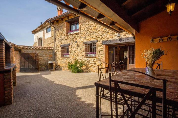 Casa de vacaciones para 10 personas, con vistas y terraza en La Rioja