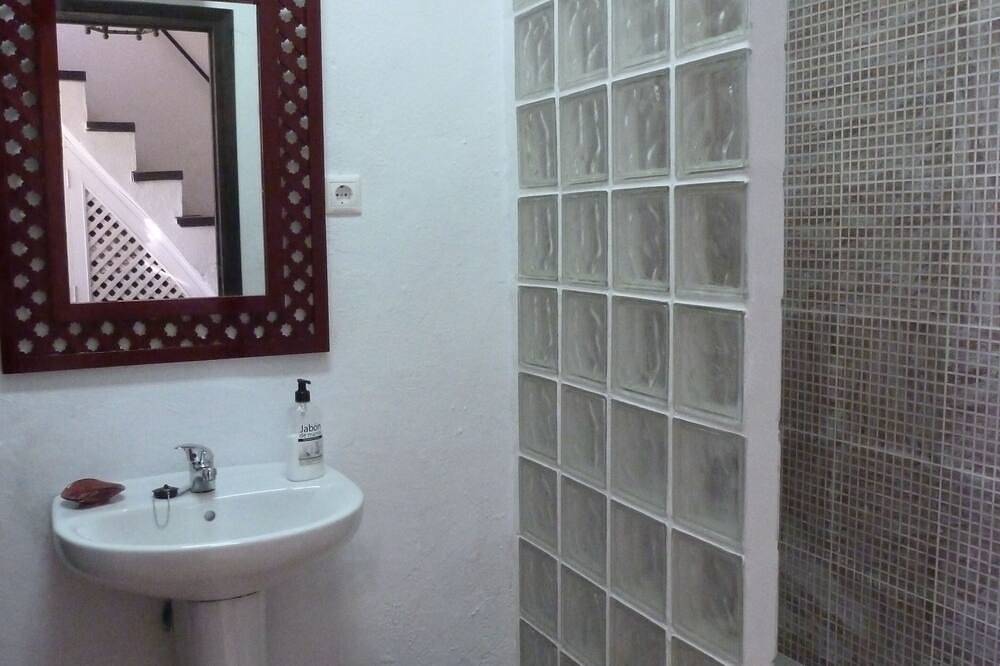 Habitaciones en Casa / Villa / Chalet - Malagaalquiler de Habitaciones / Bed & Breakfast in Churriana, Málaga