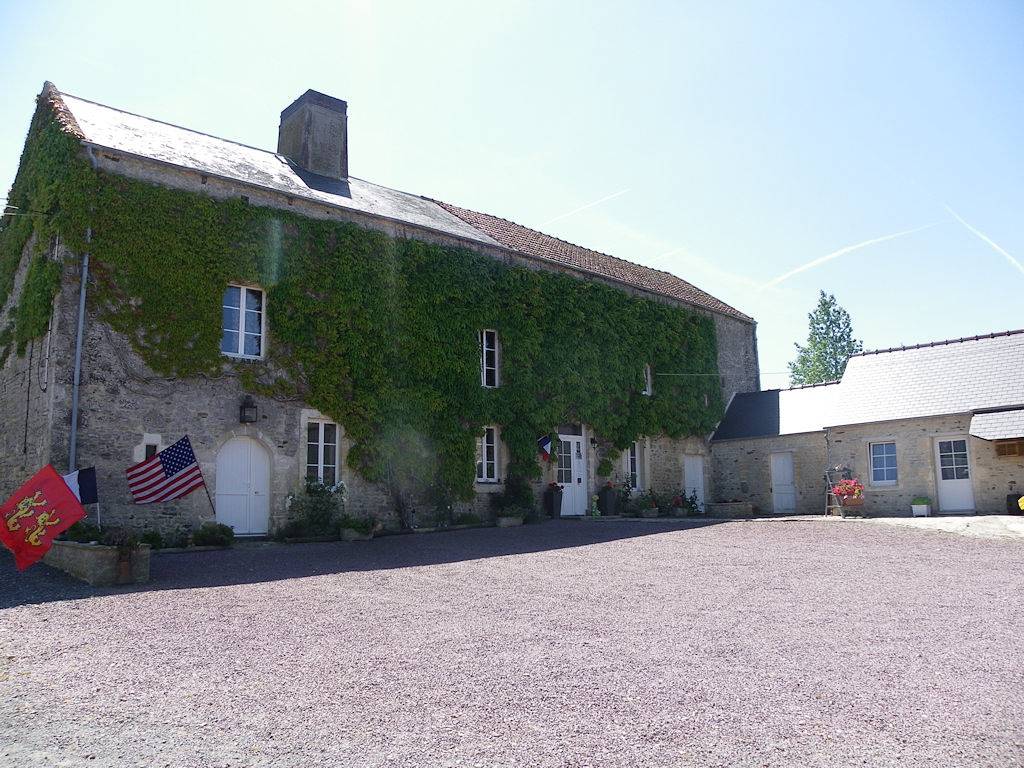 Cm Les Vignets, chambres et tables d'hôtes - Chambre 2 familiale, salle de bain privée in Saint-Exupère-en-Bessin, Région de Bayeux