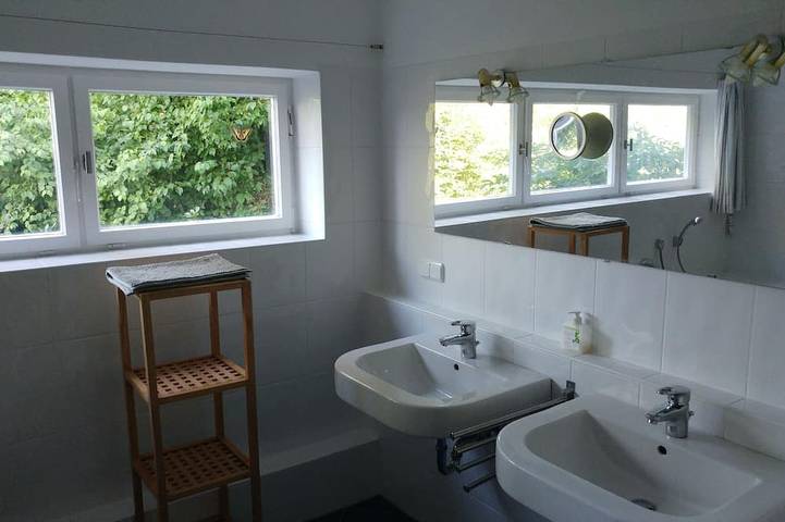 Ferienwohnung für 3 in Hanglage mit Traumblick auf den See in Öhningen, Untersee