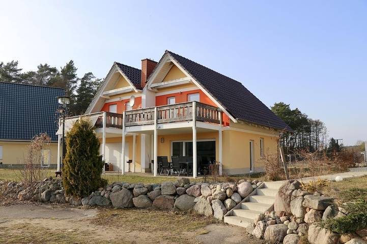 Ferienhaus für 4 Personen, mit Garten und Balkon, mit Haustier