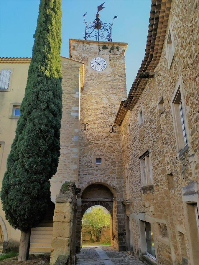 Gîte pour 2 personnes, avec piscine ainsi que jardin et vue à Grillon - 4