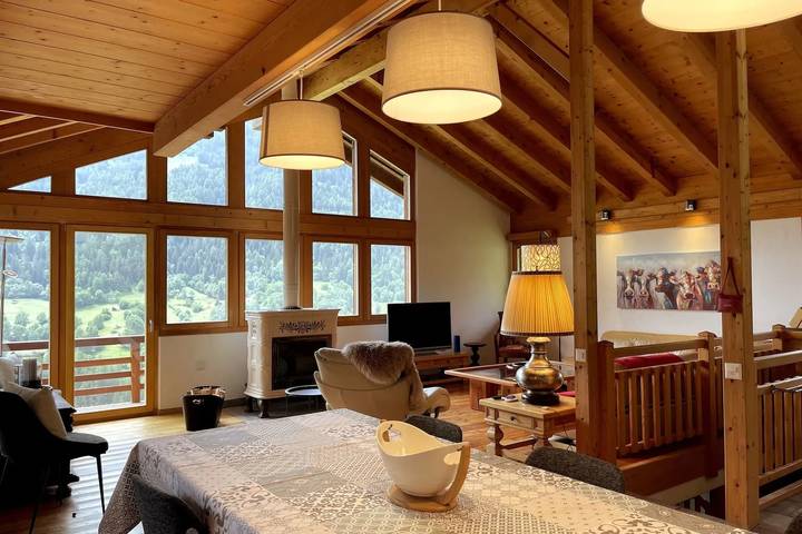 Chalet für 8 Personen, mit Balkon/Terrasse und Terrasse sowie Garten in Anniviers