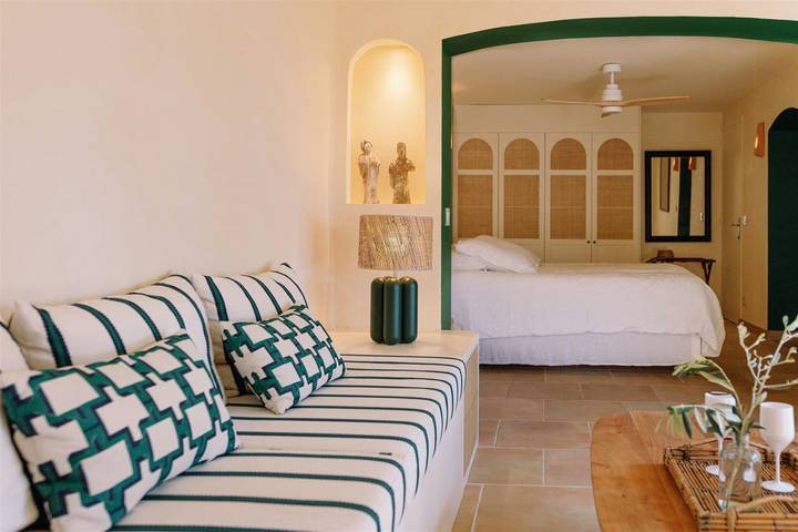 Ganze Wohnung, Wohnung mit Panoramablick in der Nähe von Cannes in Spéracèdes, Mittelmeerküste (Frankreich)