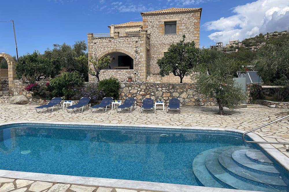Our beautiful Greek home with private pool, large outdoor areas and lovely views in Stoupa, Messenien