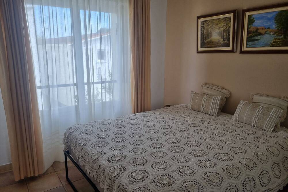 Ganze Wohnung, 1 -living 2-bedroom south-facing apartment in quiet residence near train station in Saint-Paul-lès-Dax, Dax und Umgebung