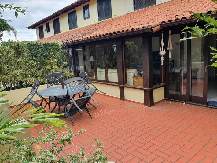 Casas e apartamentos de temporada para 9 pessoas, com sauna e vista e ainda jardim and piscina, com animais de estimação em Búzios