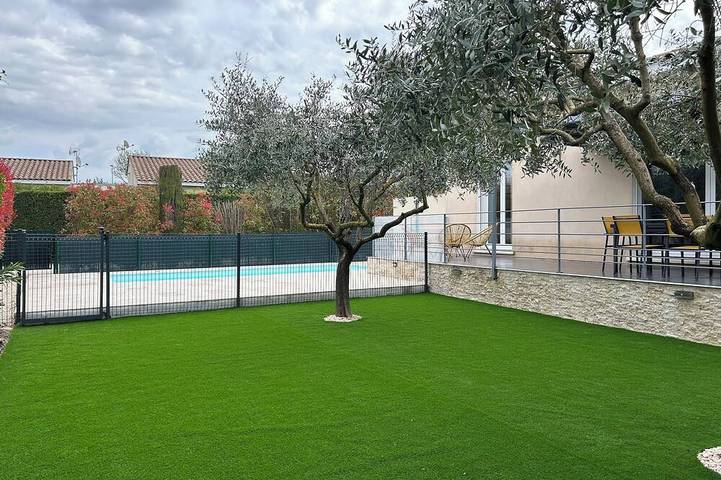 Location de vacances pour 6 personnes, avec jardin et terrasse à Moussac