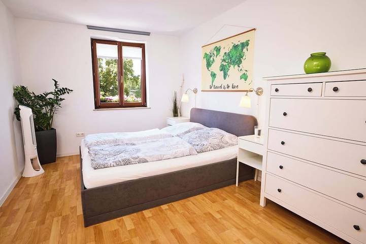 Ganze Wohnung, Charmantes Altstadt-Apartment an der Uferpromenade in Würzburg, Fränkisches Weinland