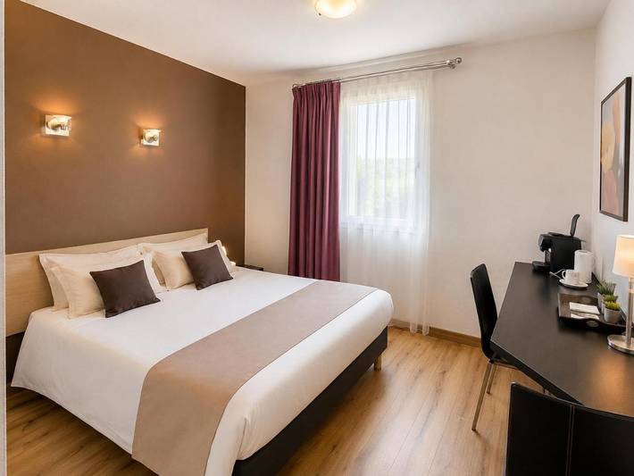 Hôtel pour 4 personnes, avec jardin et piscine à Gallargues-le-Montueux - 2