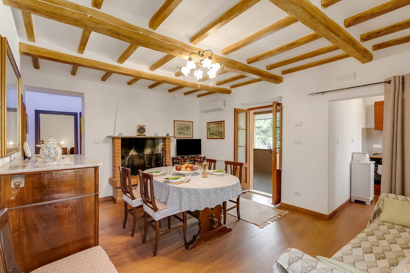 Ganze Wohnung, One Bedroom Apt With Pool And Garden in Panicale, Lago Trasimeno