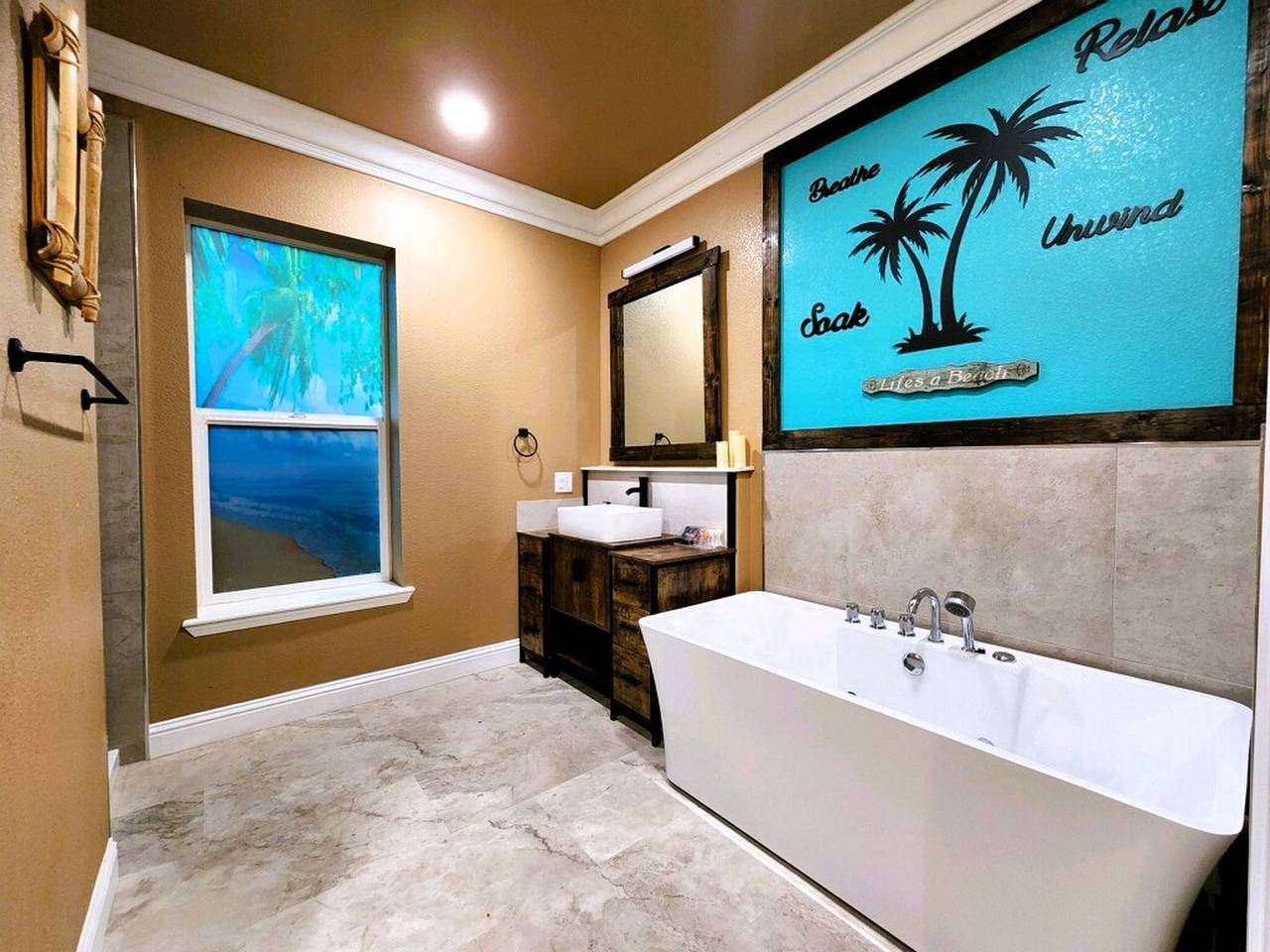 Estudio de spa tropical, jacuzzi, cocina, Sparks in Sparks, Nevada (Estados Unidos)