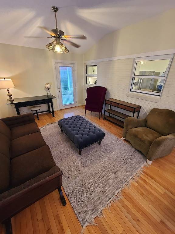 Vacation rental for 8 people, with yard and balcony, with pets in Winston-Salem