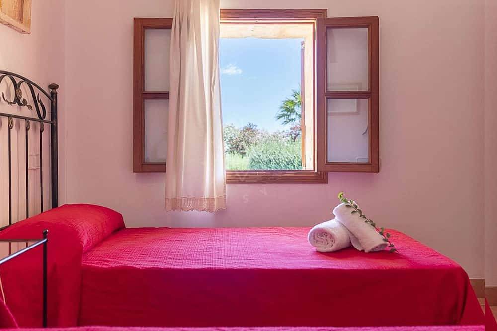 Cas Home, villa with tennis court and private pool in Búger, Majorca Center