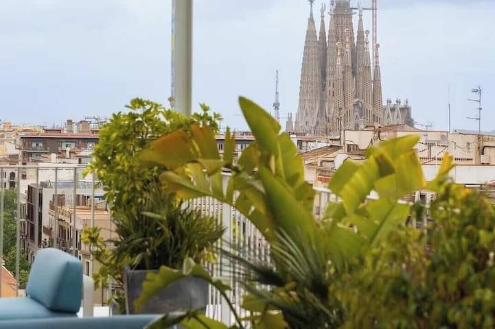 Bed and breakfast for 36 people in Barcelona