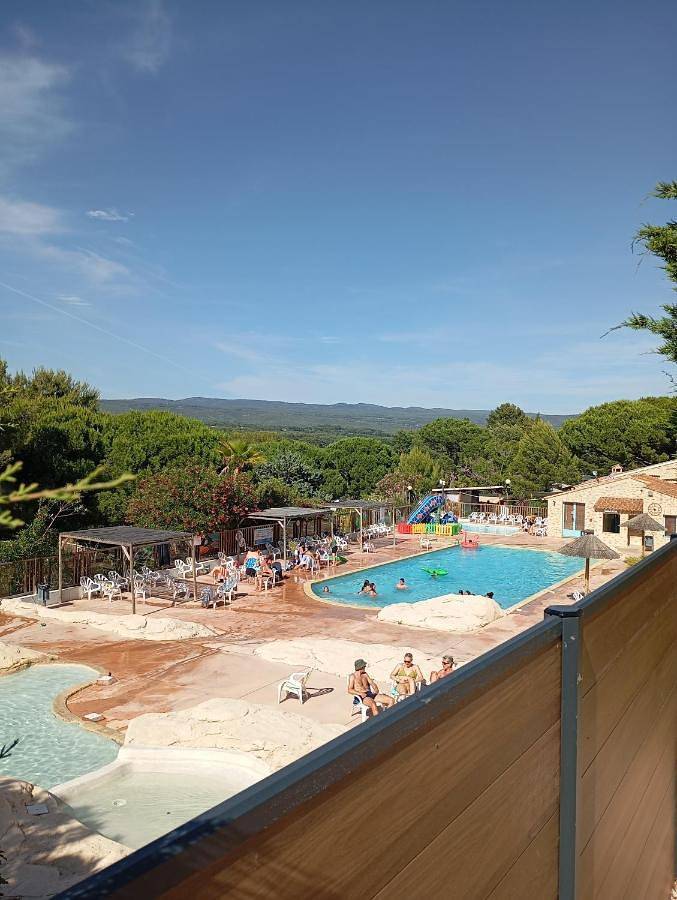 Mobil home camping in La Cadière-d'Azur, Côte méditerranéenne (France)