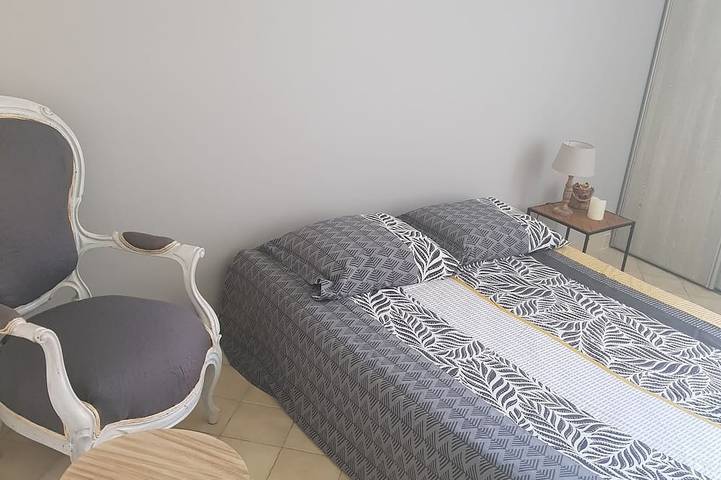 Gîte pour 4 personnes, avec piscine ainsi que jacuzzi et balcon à Fos-sur-Mer - 4