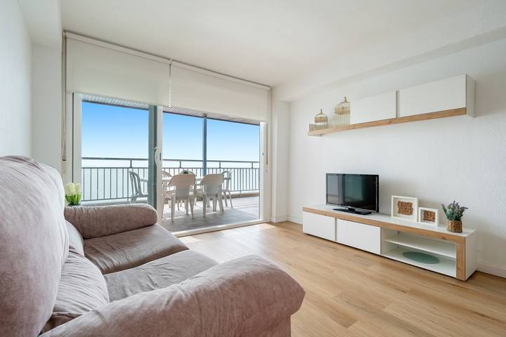 Gîte pour 6 personnes, avec terrasse dans La Pineda - 4