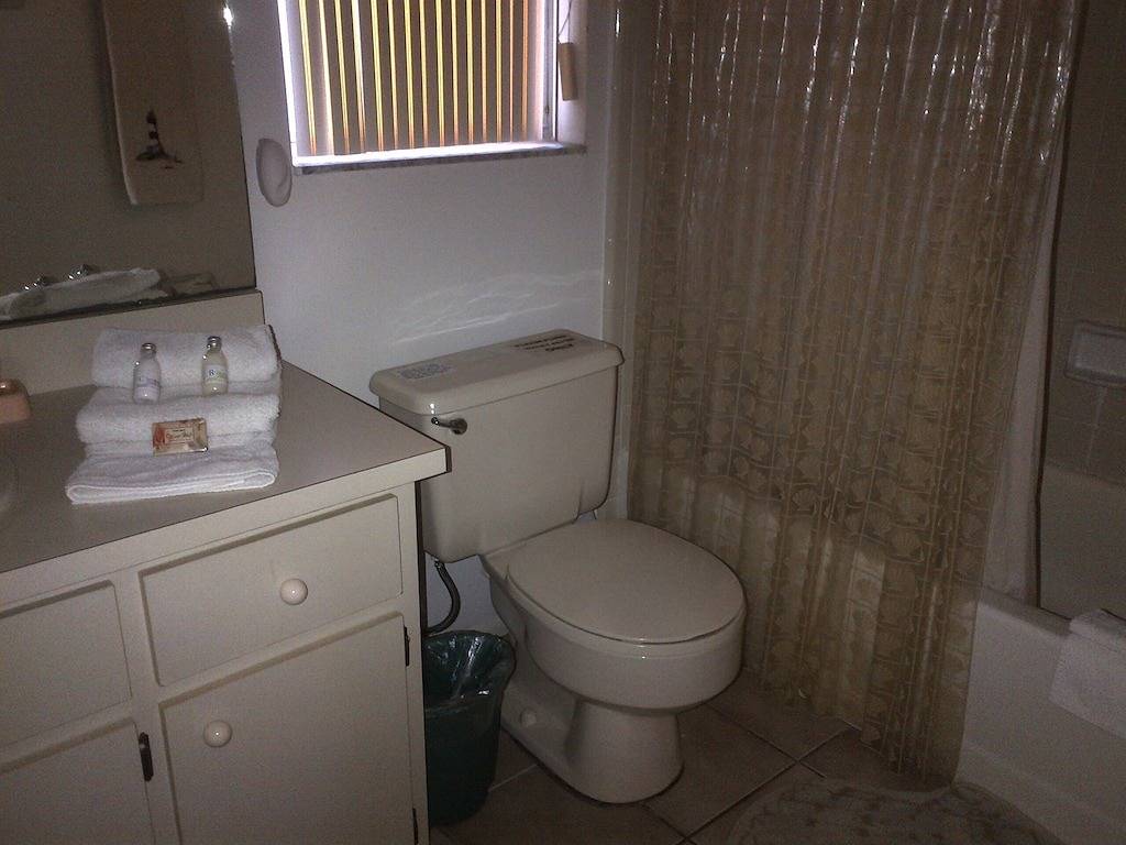 Haus 5 Minuten von Disney, ideal für Familien und Haustiere! Eingezäunter Hof, Pool! Gratis Wifi in Osceola County