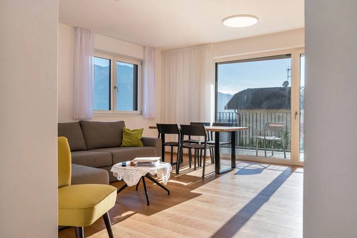 Entire apartment, Apartment "Karin - Golden" with Shared Terrace and Wi-Fi in Tramin an der Weinstraße, Nonsberg Group